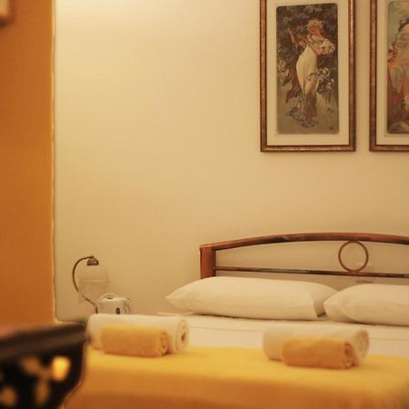Giljana Ensuite Rooms Shared Terrace & Kitchen St. Julian's Exterior foto